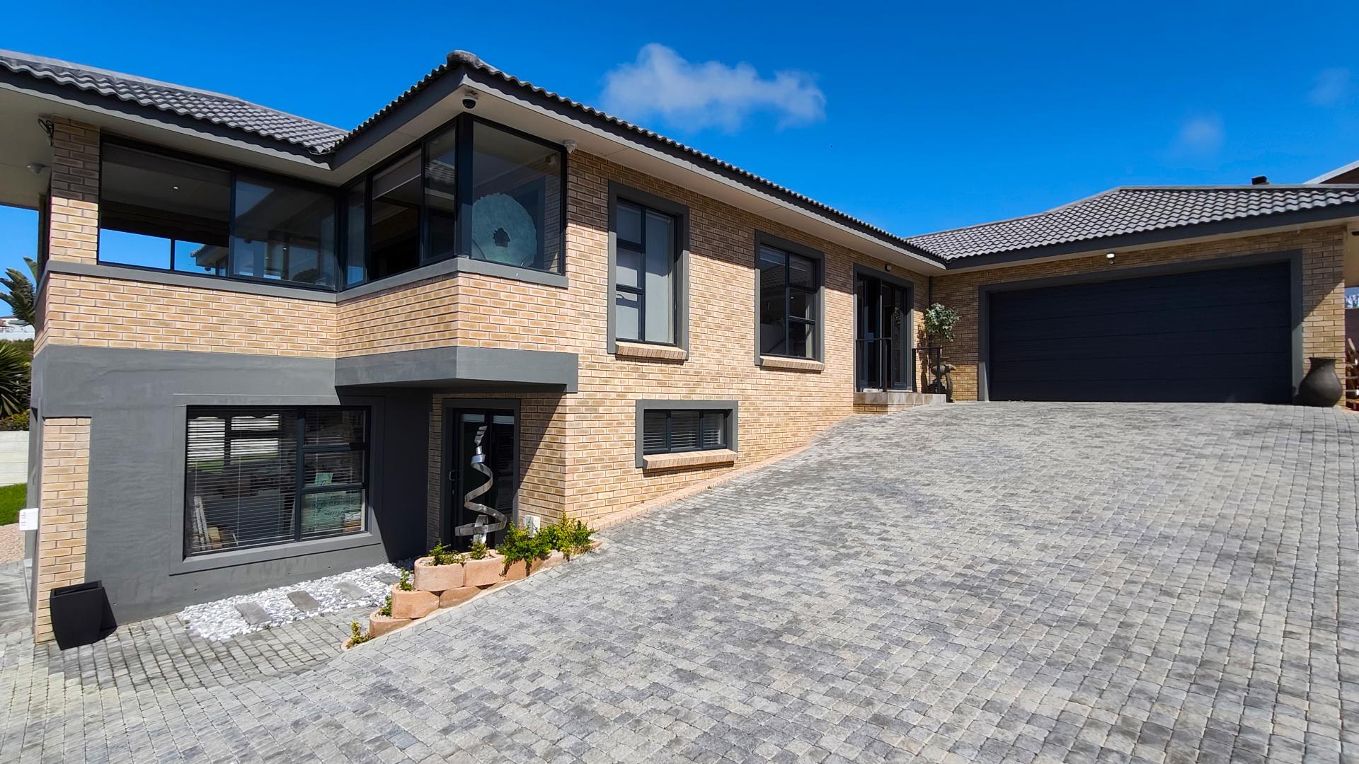 5 Bedroom Property for Sale in Island View Western Cape